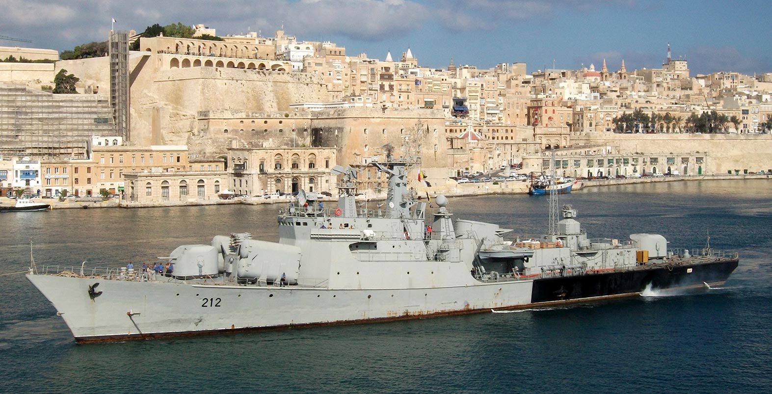 212 Al Hani 28 октября 2013 на Мальте