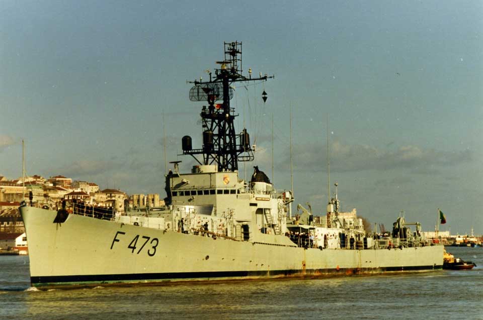 F 473 Almirante Gago Coutinho в Лиссабоне 23 января 1985