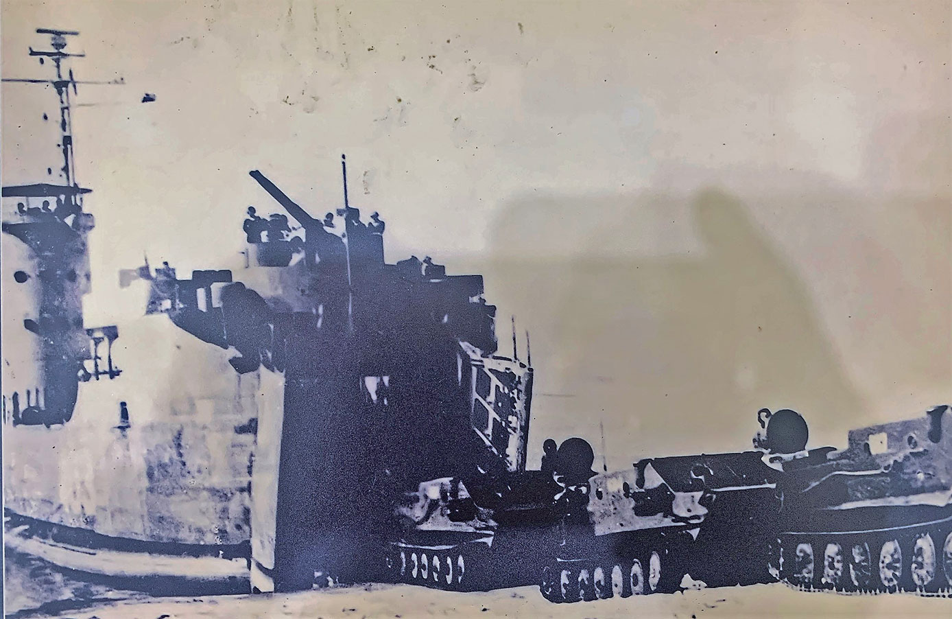 HQ 403 в 1979