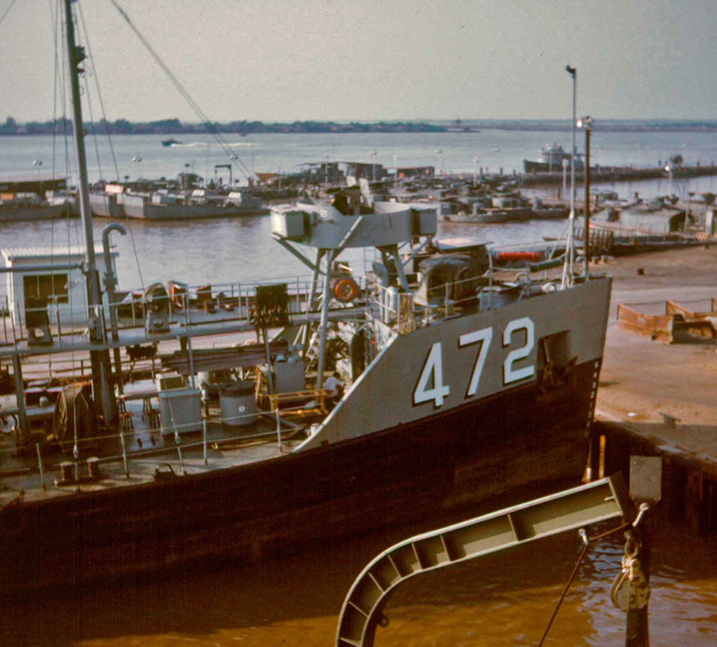 HQ 472