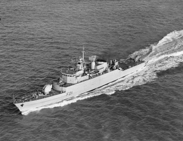 Фрегат 7. Фрегаты типа «Алванд». Vosper Thornycroft. HMS Antelope. Фрегат uk Vosper MK 9 фото.